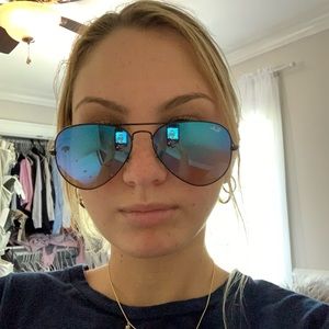 black and blue raybans